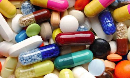 Blísteres de medicamentos genéricos con denominación genérica visible